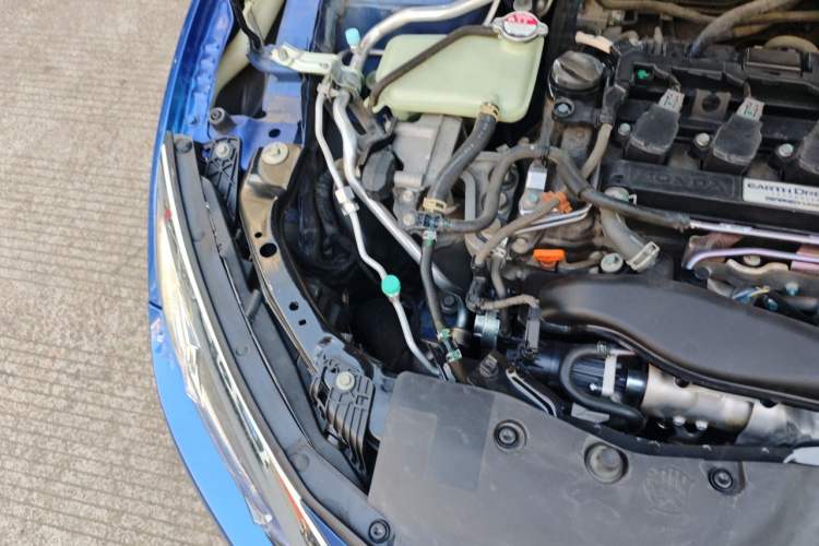 Used Honda Civic 2016 220TURBO CVT Luxury Edition Engine Bay Right