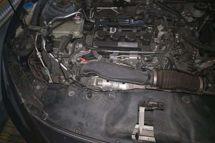 Used Honda Civic 2016 220TURBO CVT Luxury Edition Engine Bay Right