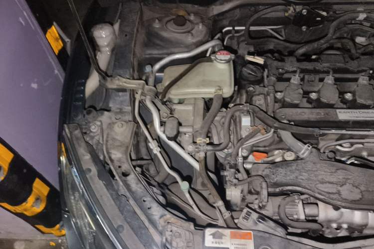 Used Honda Civic 2016 220TURBO CVT Luxury Edition Engine Bay Right
