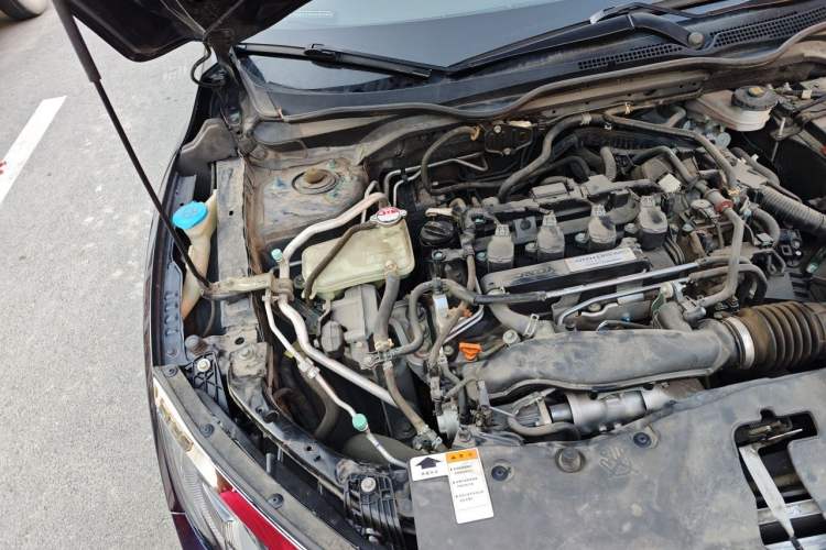 Used Honda Civic 2016 220TURBO CVT Luxury Edition Engine Bay Right