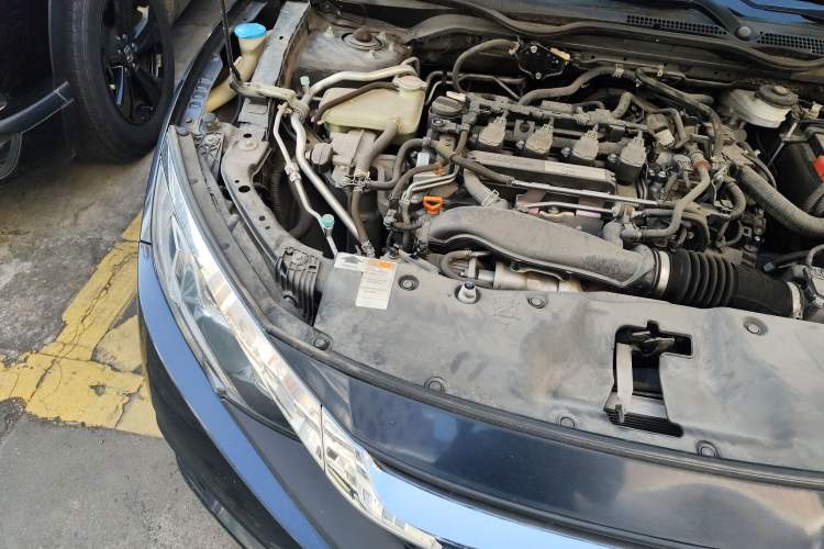 Used Honda Civic 2016 220TURBO CVT Luxury Edition Engine Bay Right