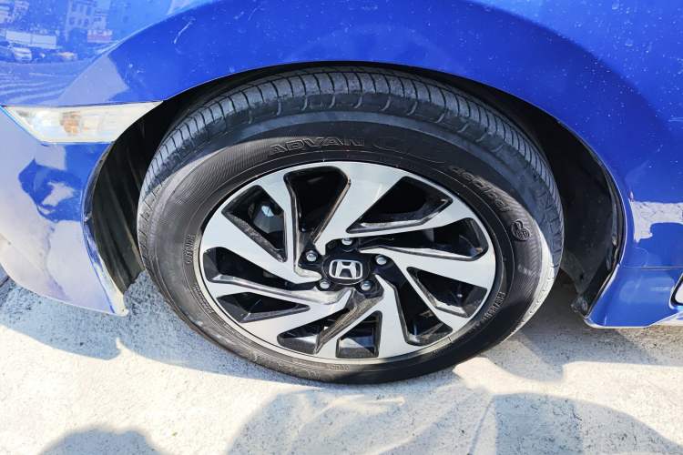 Used Honda Civic 2016 220TURBO CVT Luxury Edition Exterior 2