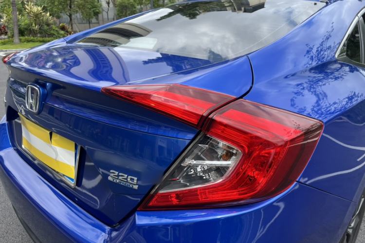 Used Honda Civic 2016 220TURBO CVT Luxury Edition Exterior 3