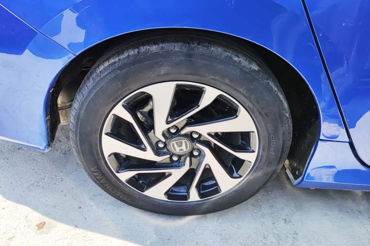Used Honda Civic 2016 220TURBO CVT Luxury Edition Exterior 3