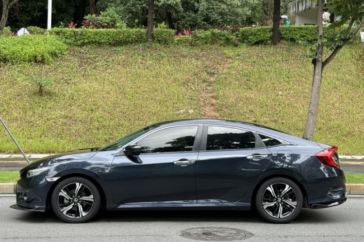 Used Honda Civic 2016 220TURBO CVT Prestige Edition Exterior 3