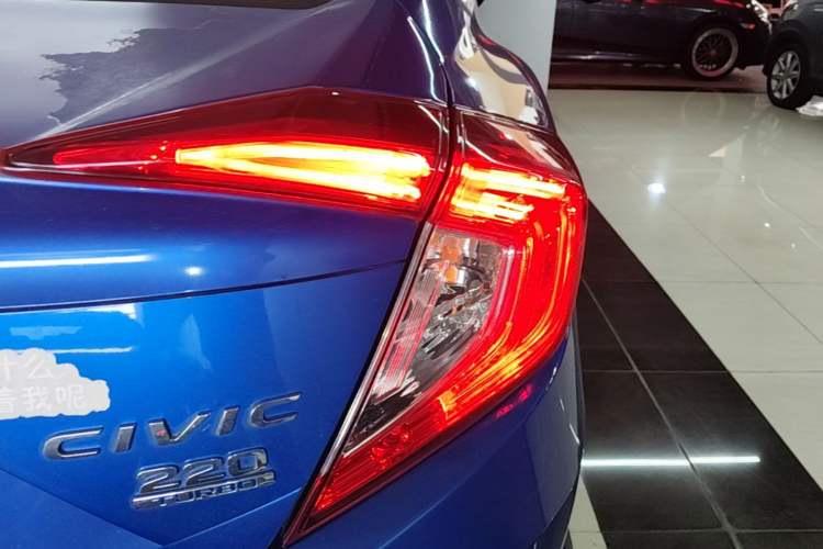 Used Honda Civic 2016 220TURBO CVT Luxury Edition Exterior 3