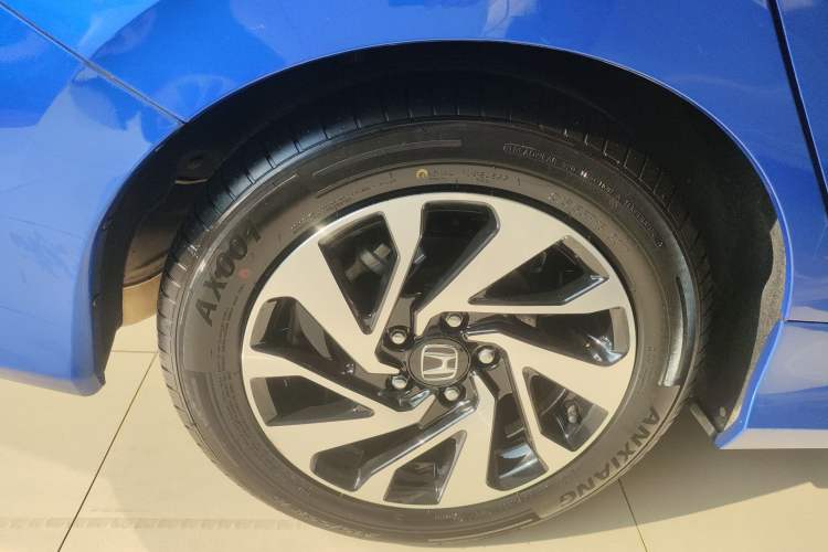Used Honda Civic 2016 220TURBO CVT Luxury Edition Exterior 3