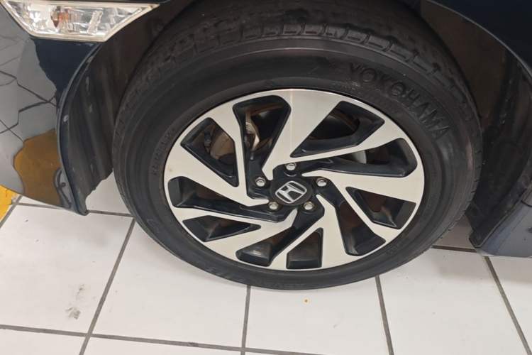Used Honda Civic 2016 220TURBO CVT Luxury Edition Exterior 4