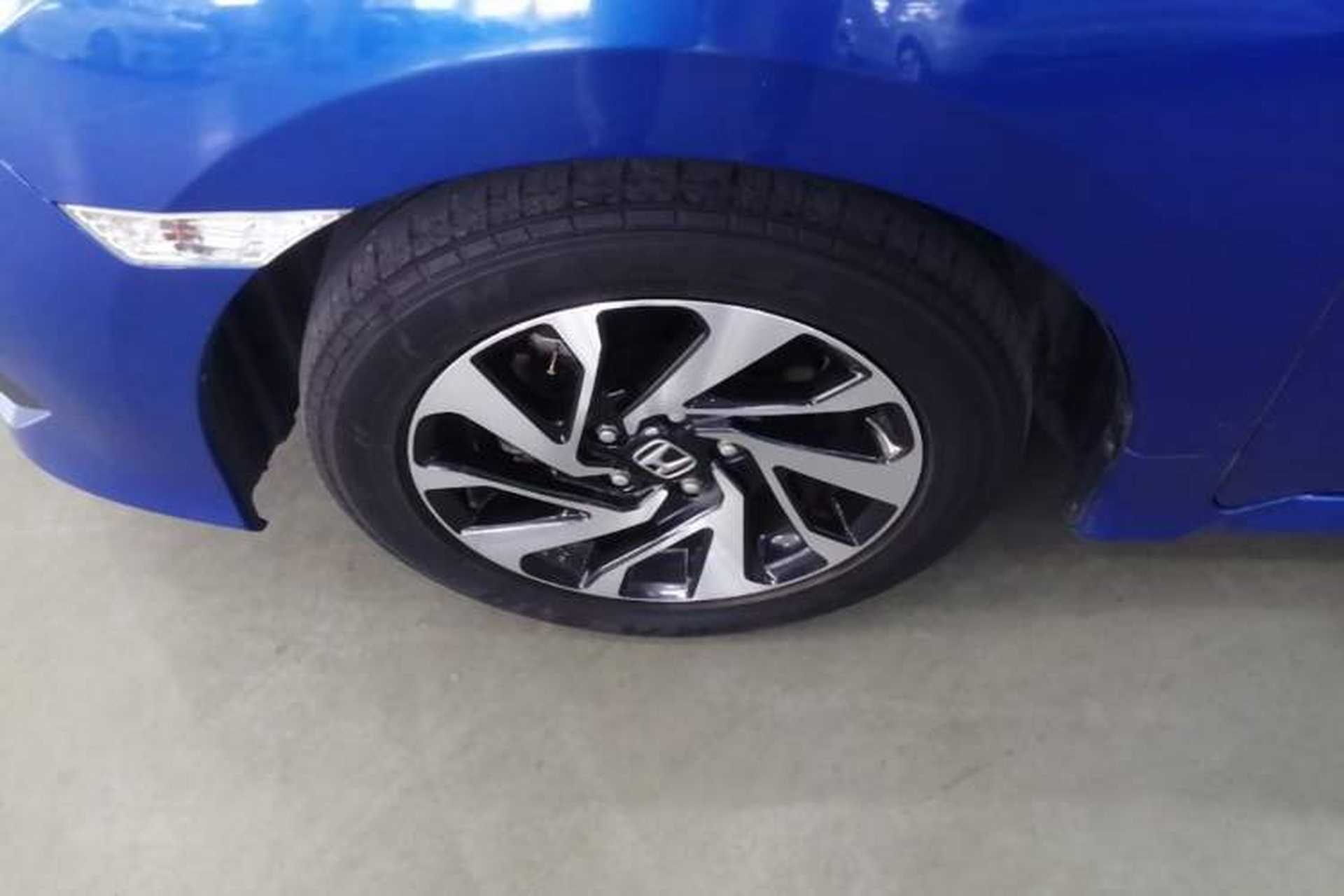 Used Honda Civic 2016 220TURBO CVT Luxury Edition Exterior 4