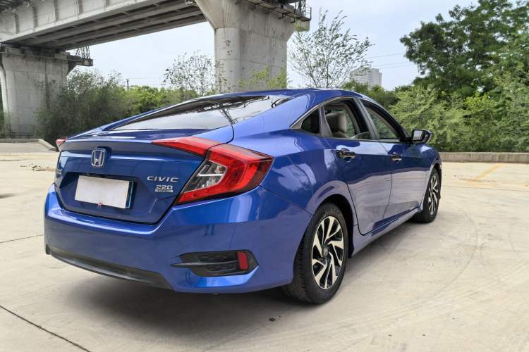 Used Honda Civic 2016 220TURBO Manual Luxury Edition Exterior 4