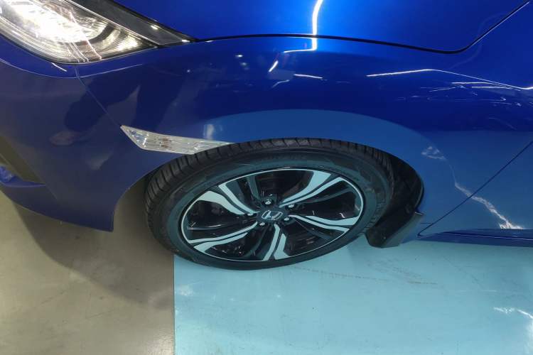 Used Honda Civic 2016 220TURBO CVT Prestige Edition Exterior 4