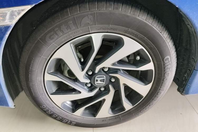 Used Honda Civic 2016 220TURBO CVT Luxury Edition Exterior 4