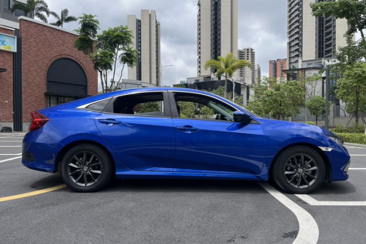 Used Honda Civic 2016 220TURBO CVT Luxury Edition Exterior 5