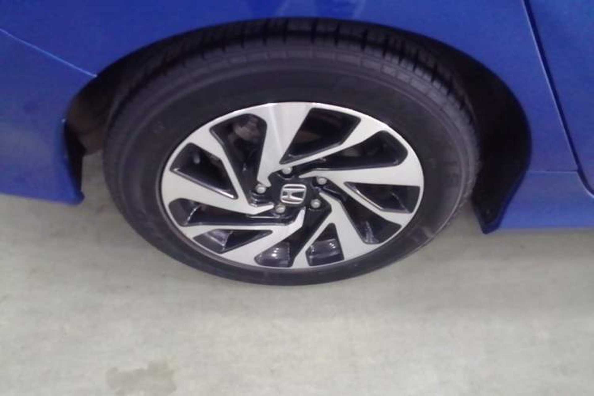 Used Honda Civic 2016 220TURBO CVT Luxury Edition Exterior 5