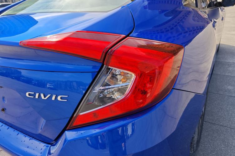Used Honda Civic 2016 220TURBO CVT Luxury Edition Exterior 5