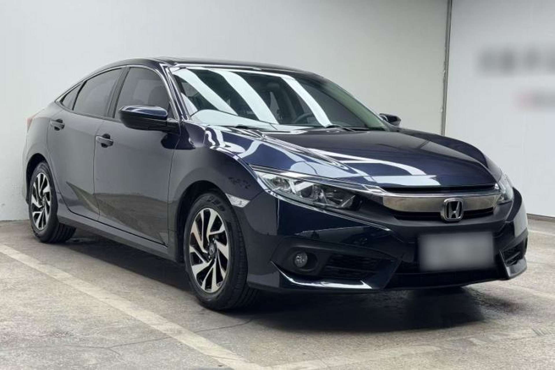 Used Honda Civic 2016 220TURBO Manual Luxury Edition Exterior 5