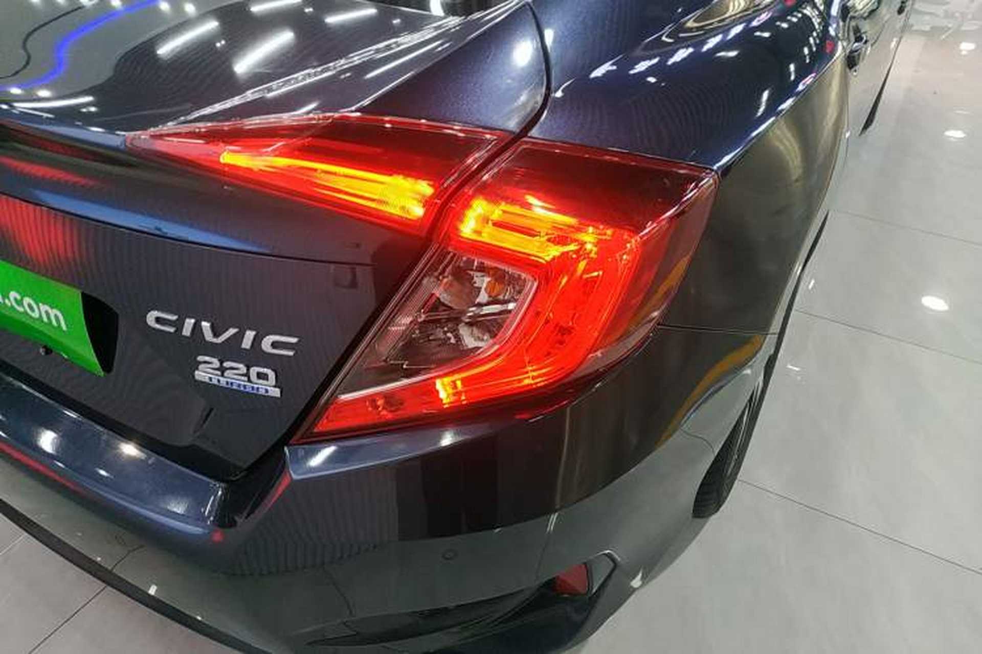 Used Honda Civic 2016 220TURBO CVT Luxury Edition Exterior 6