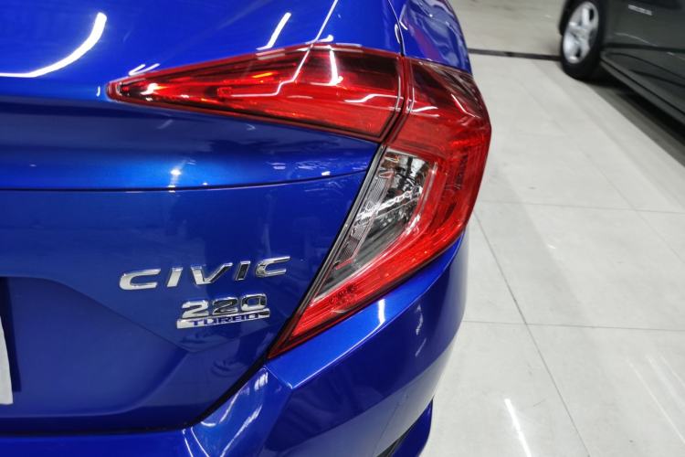 Used Honda Civic 2016 220TURBO CVT Luxury Edition Exterior 6