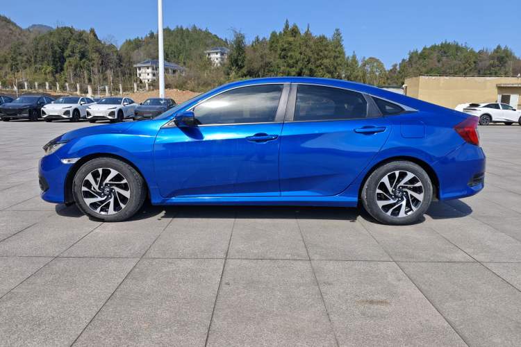 Used Honda Civic 2016 220TURBO CVT Luxury Edition Exterior 6