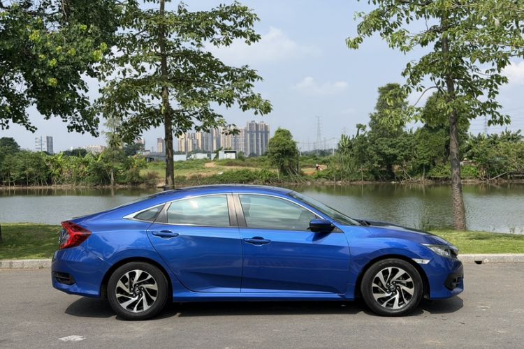 Used Honda Civic 2016 220TURBO CVT Luxury Edition Exterior 8