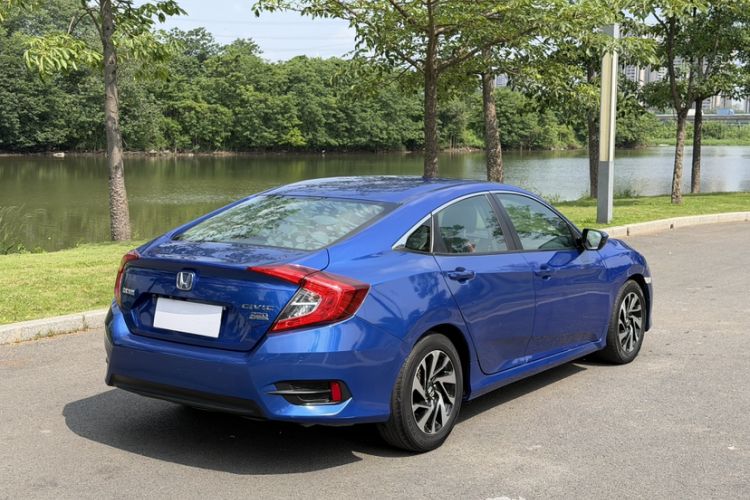 Used Honda Civic 2016 220TURBO CVT Luxury Edition Exterior 9