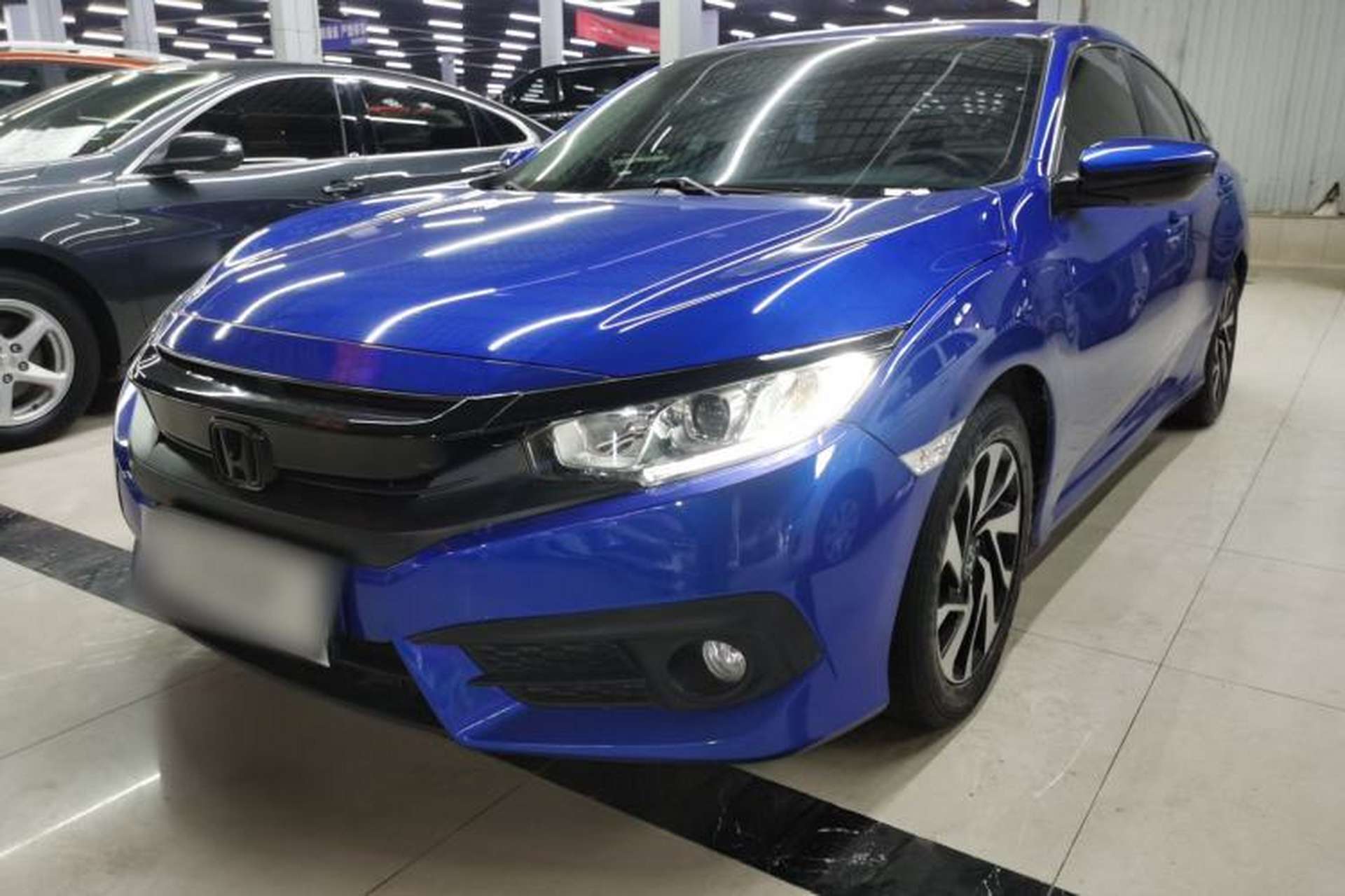 Used Honda Civic 2016 220TURBO CVT Luxury Edition Front Left 45 Deg