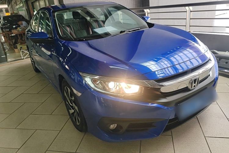 Used Honda Civic 2016 220TURBO CVT Luxury Edition Front Right 45 Deg
