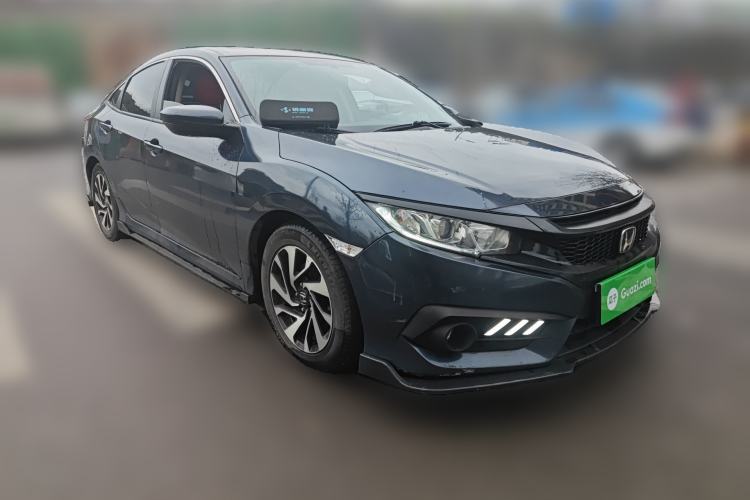 Used Honda Civic 2016 220TURBO CVT Luxury Edition Front Right 45 Deg