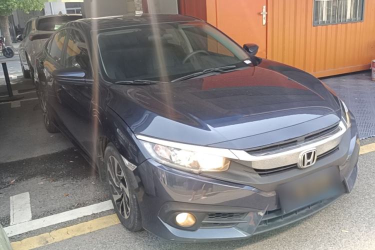 Used Honda Civic 2016 220TURBO CVT Luxury Edition Front Right 45 Deg
