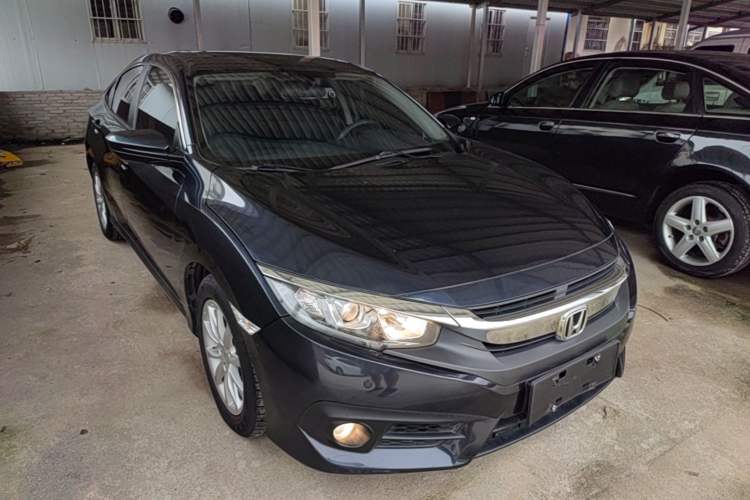 Used Honda Civic 2016 180TURBO CVT Comfort Version Front Right 45 Deg