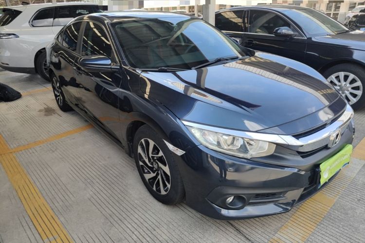 Used Honda Civic 2016 220TURBO CVT Luxury Edition Front Right 45 Deg