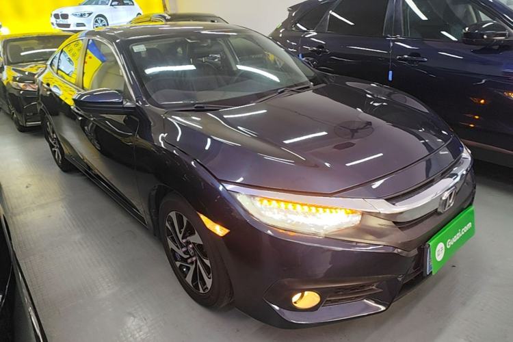 Used Honda Civic 2016 220TURBO CVT Luxury Edition Front Right 45 Deg