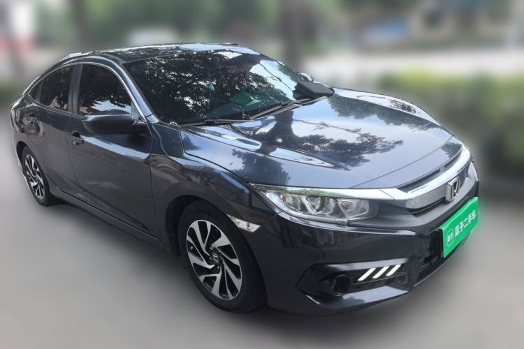 Used Honda Civic 2016 220TURBO CVT Luxury Edition Front Right 45 Deg