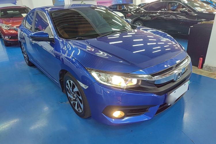 Used Honda Civic 2016 220TURBO CVT Luxury Edition Front Right 45 Deg
