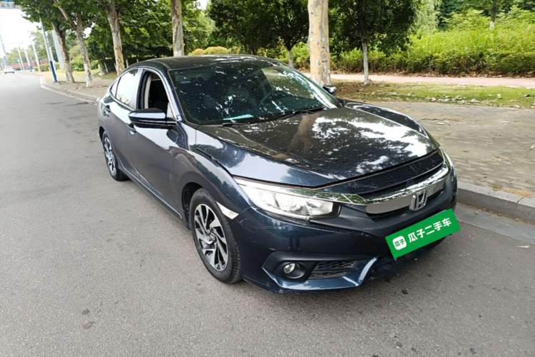 Used Honda Civic 2016 220TURBO CVT Luxury Edition Front Right 45 Deg