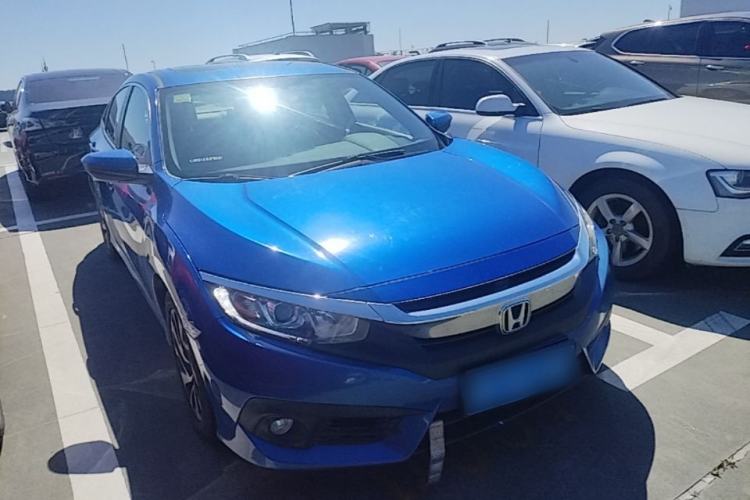 Used Honda Civic 2016 220TURBO CVT Luxury Edition Front Right 45 Deg