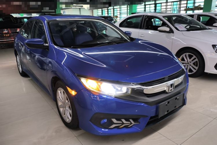 Used Honda Civic 2016 180TURBO CVT Comfort Version Front Right 45 Deg