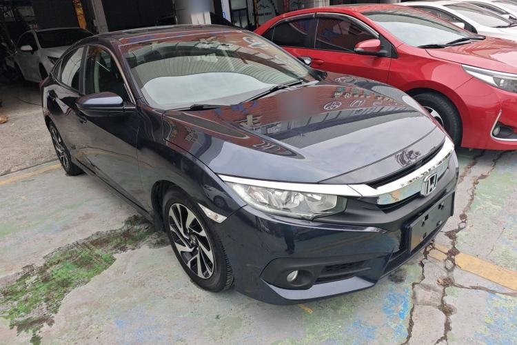Used Honda Civic 2016 220TURBO CVT Luxury Edition Front Right 45 Deg