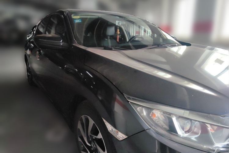 Used Honda Civic 2016 220TURBO CVT Luxury Edition Front Right 45 Deg