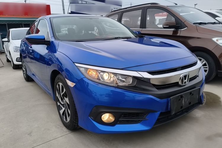 Used Honda Civic 2016 220TURBO CVT Luxury Edition Front Right 45 Deg