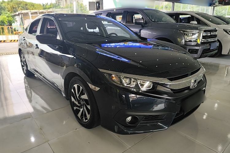 Used Honda Civic 2016 220TURBO CVT Luxury Edition Front Right 45 Deg