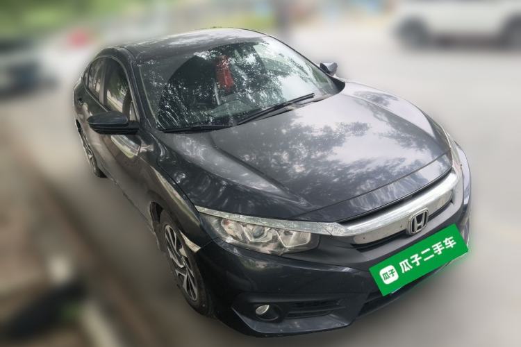 Used Honda Civic 2016 220TURBO CVT Luxury Edition Front Right 45 Deg