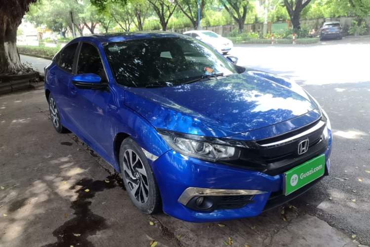 Used Honda Civic 2016 220TURBO CVT Luxury Edition Front Right 45 Deg