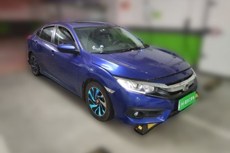 Used Honda Civic 2016 220TURBO CVT Luxury Edition Front Right 45 Deg