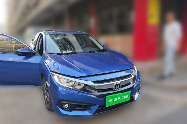 Used Honda Civic 2016 220TURBO CVT Luxury Edition Front Right 45 Deg