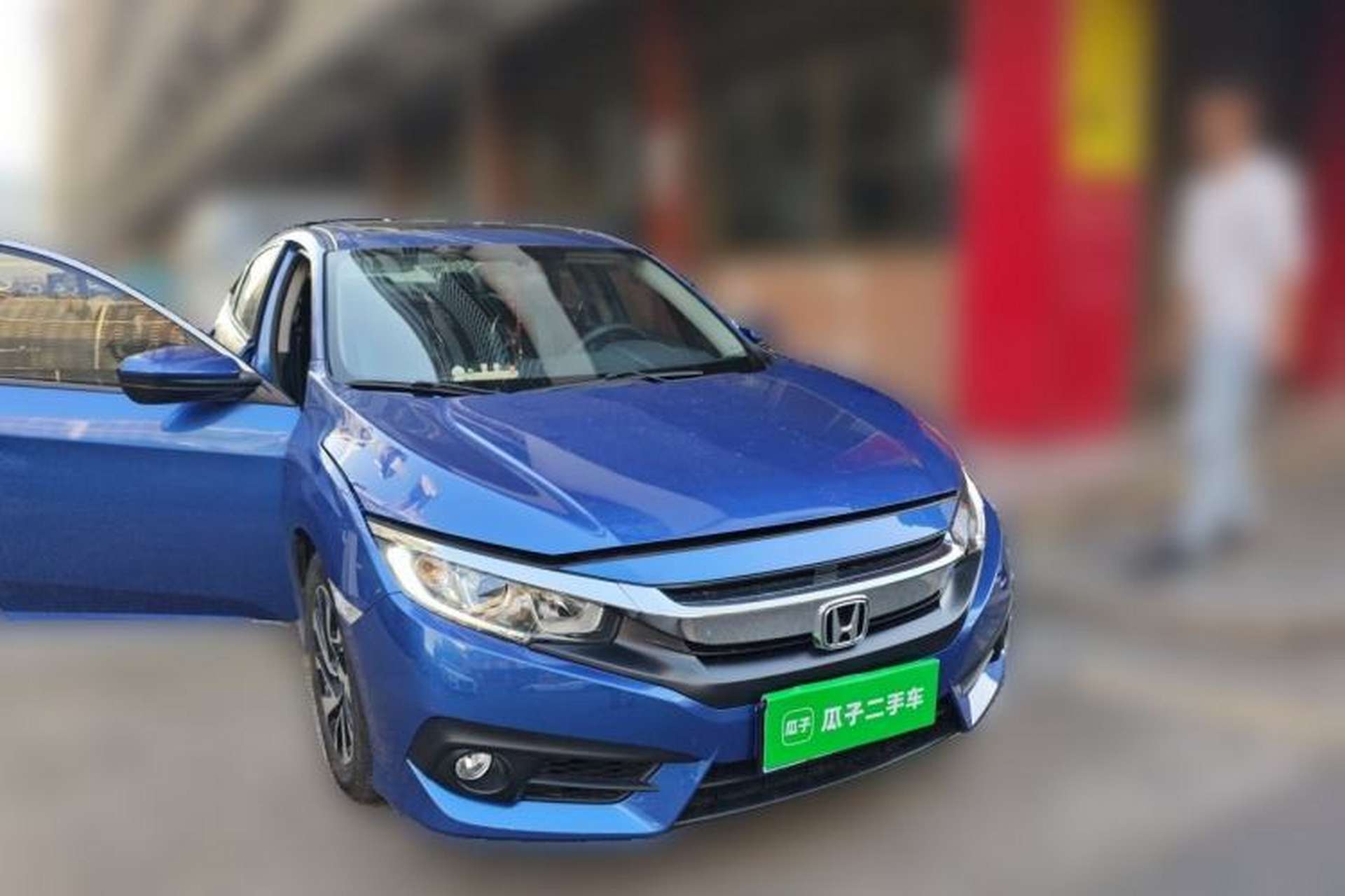 Used Honda Civic 2016 220TURBO CVT Luxury Edition Front Right 45 Deg
