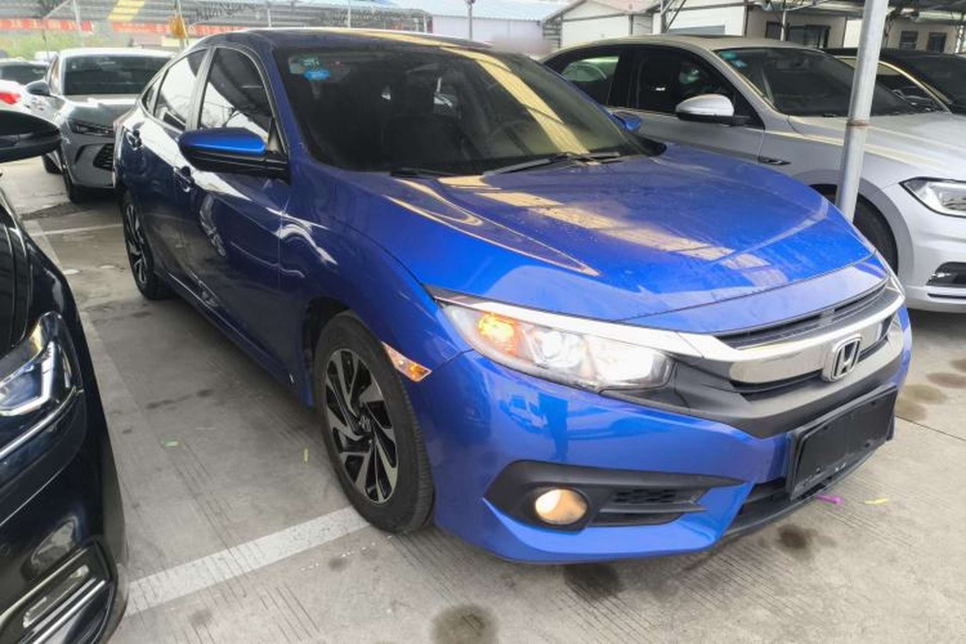 Used Honda Civic 2016 220TURBO CVT Luxury Edition Front Right 45 Deg