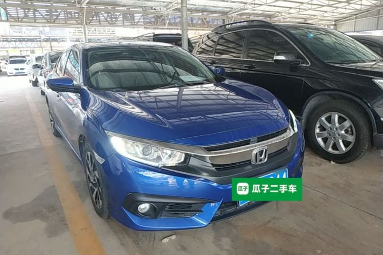 Used Honda Civic 2016 220TURBO CVT Luxury Edition Front Right 45 Deg