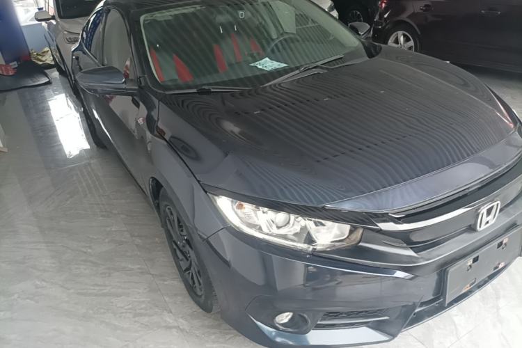 Used Honda Civic 2016 220TURBO CVT Luxury Edition Front Right 45 Deg