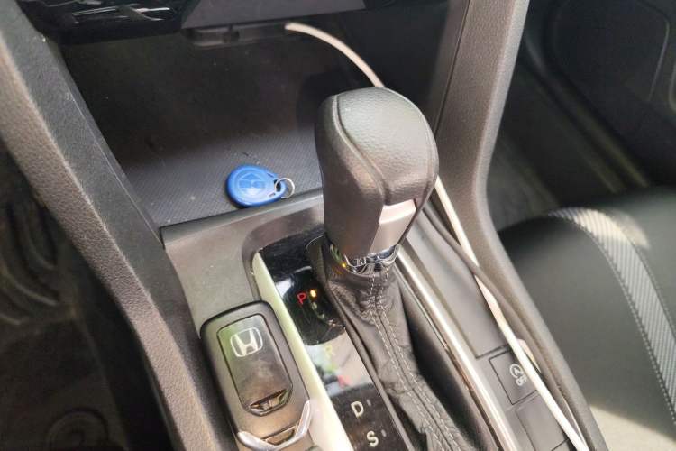 Used Honda Civic 2016 220TURBO CVT Luxury Edition Gear Lever